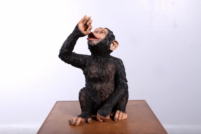 술 마시는 원숭이 침팬지 와인 홀더 장식인형 조형물